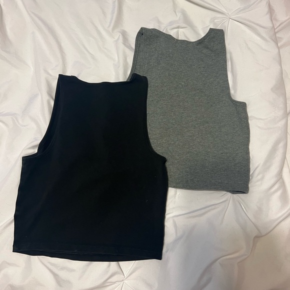 Forever 21 Cropped Halter Tops - Picture 3 of 4